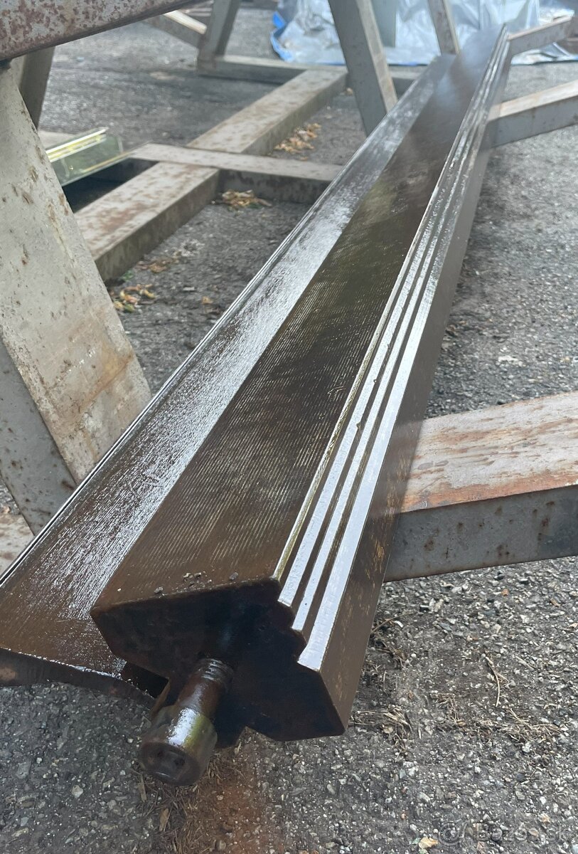 Nástroje na ohraňovací lis