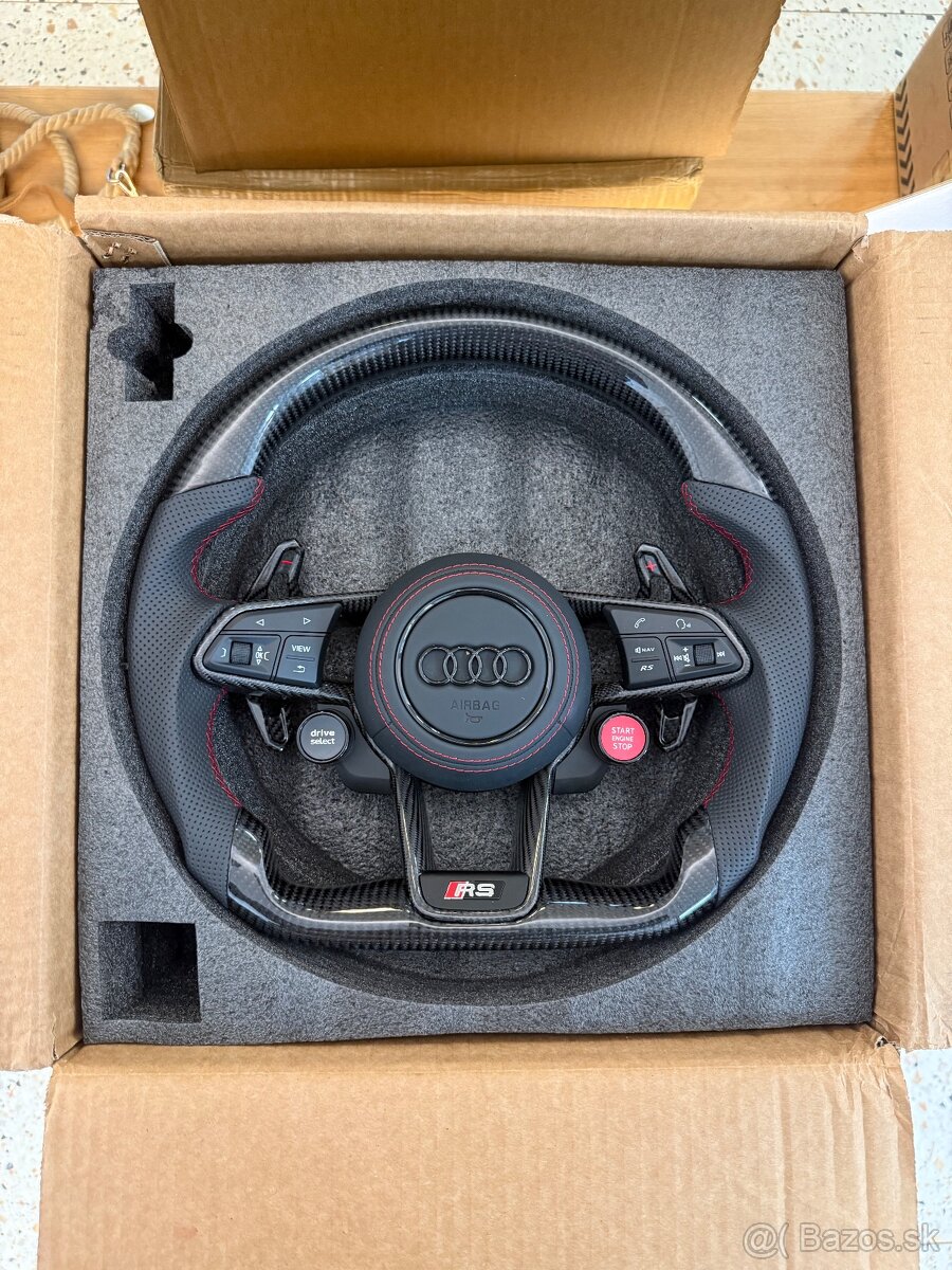 Predám upravený Audi R8 volant s červeným prešívaním