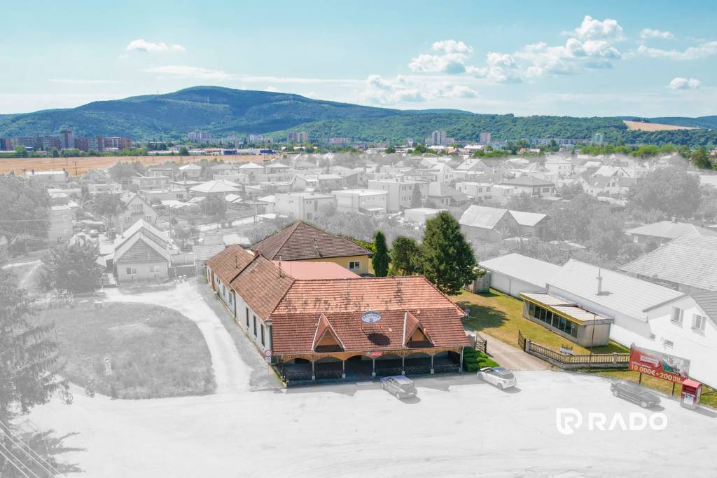RADO | Reštaurácia a rodinný dom s pozemkom 2020m2, Partizán