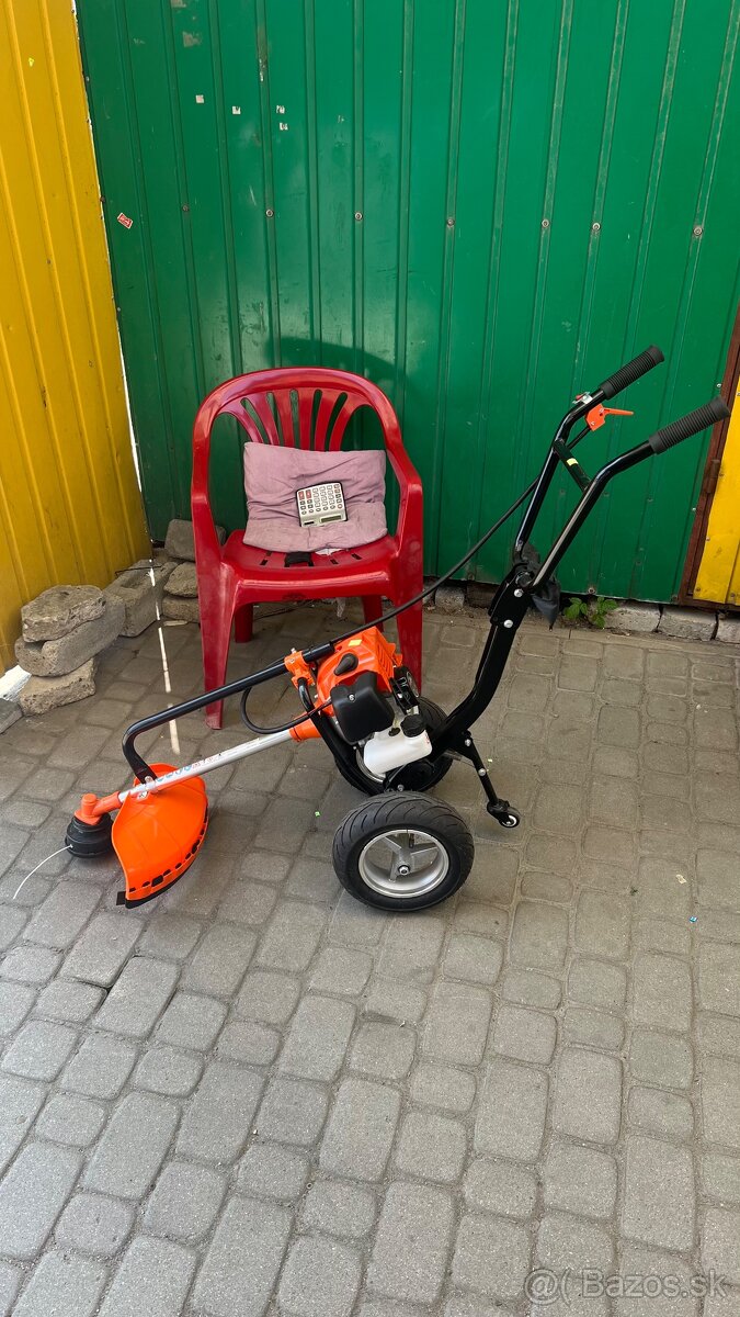 Benzínový krovinorez / kosačka na kolieskach 1,4kW