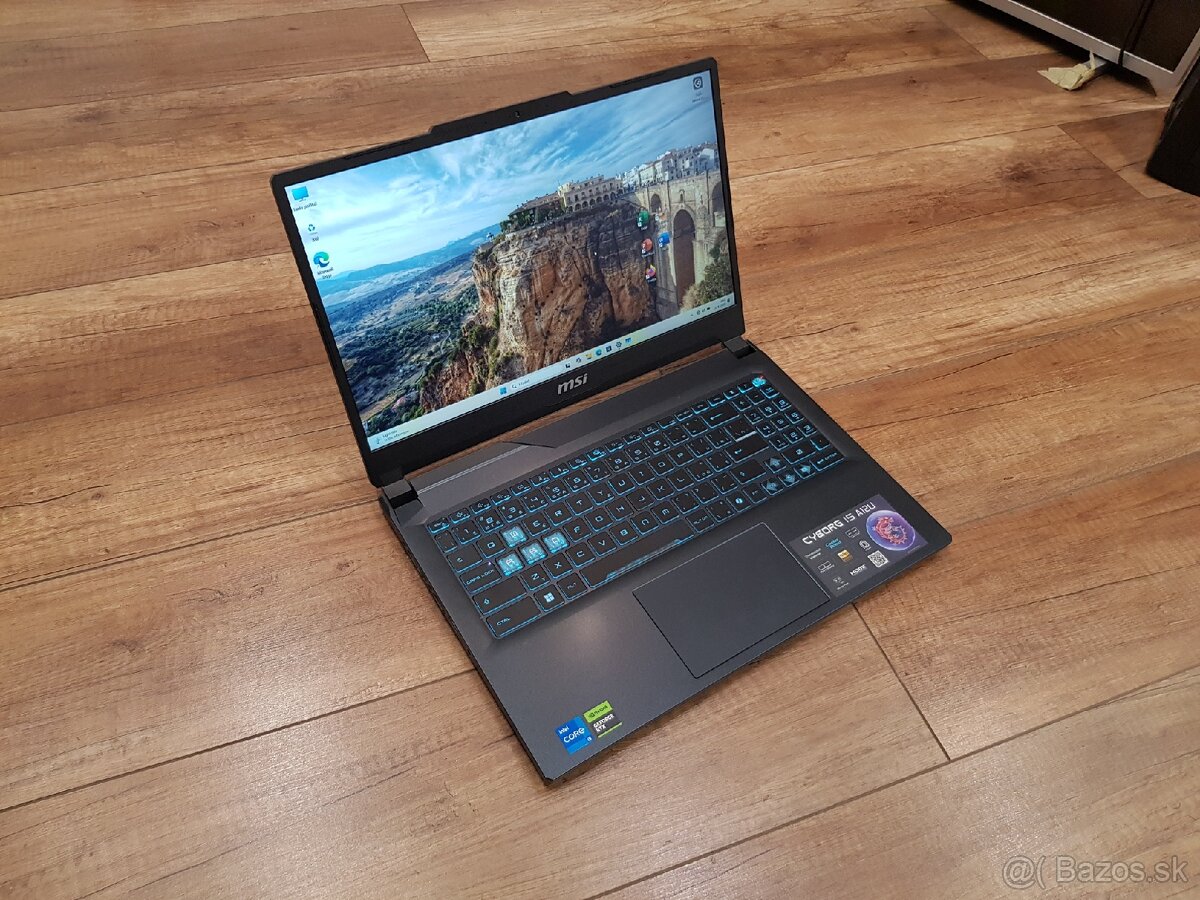 MSI CYBORG 15 A12U - i5-12450H / RTX 3050 / 16GB RAM