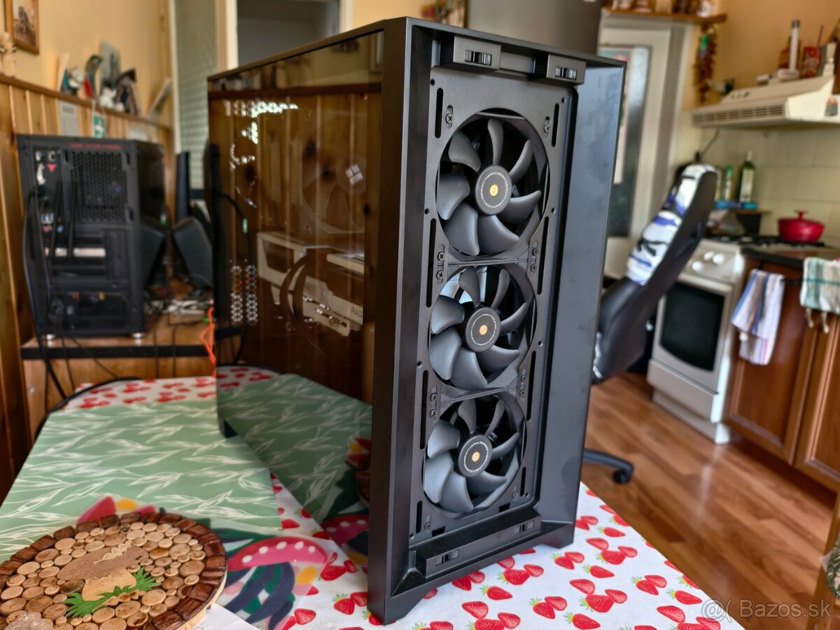 Herny PC - 7800X3D, RX 9070 16GB, 32GB RAM, 3TB SSD, 850W