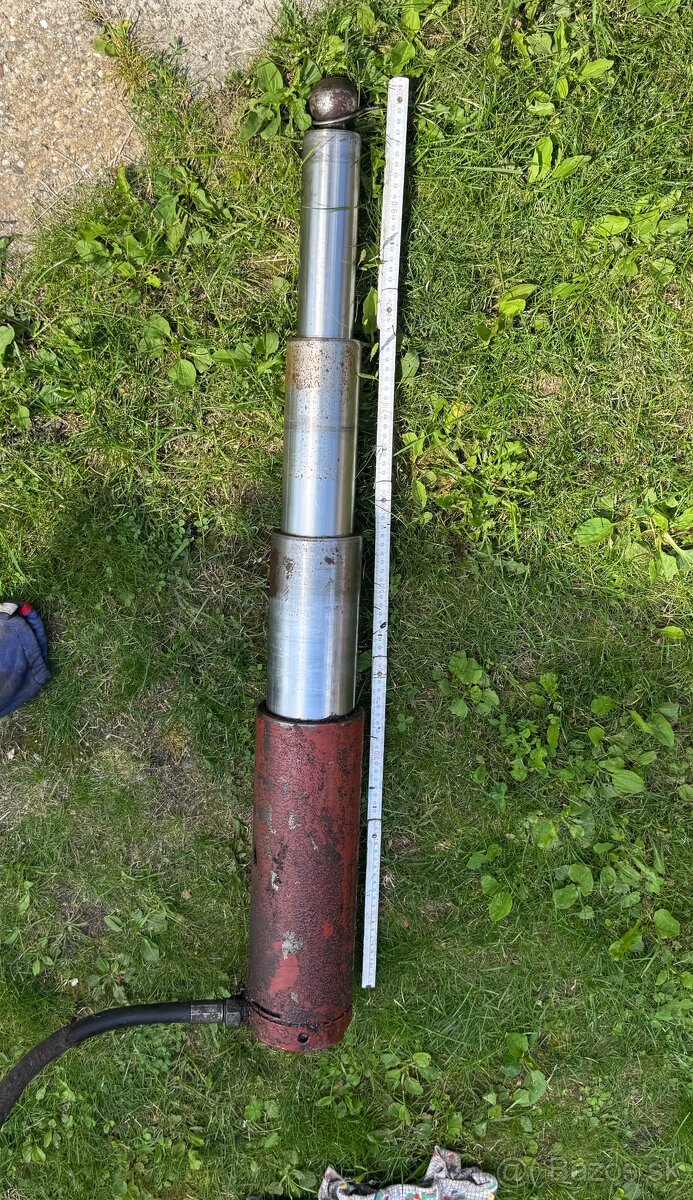 Predám hydraulicky piest zo 7t vlečky