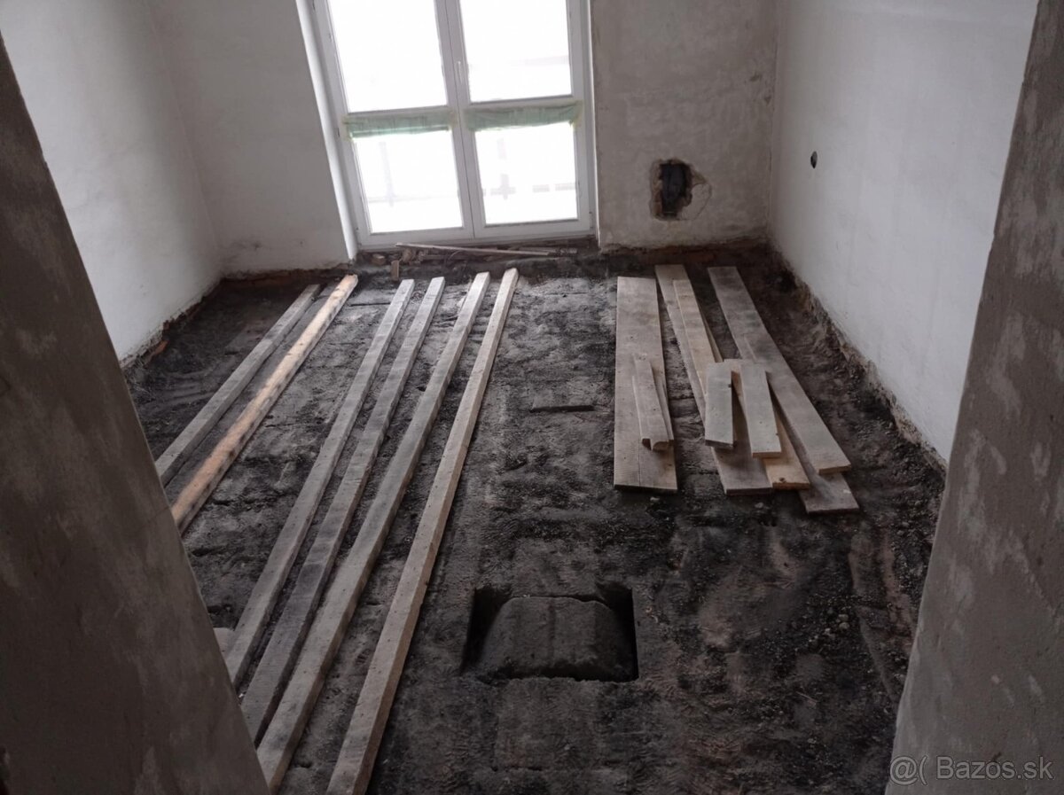 Hranol, hranoly, stavebné rezivo, drevo, dosky, strešné laty