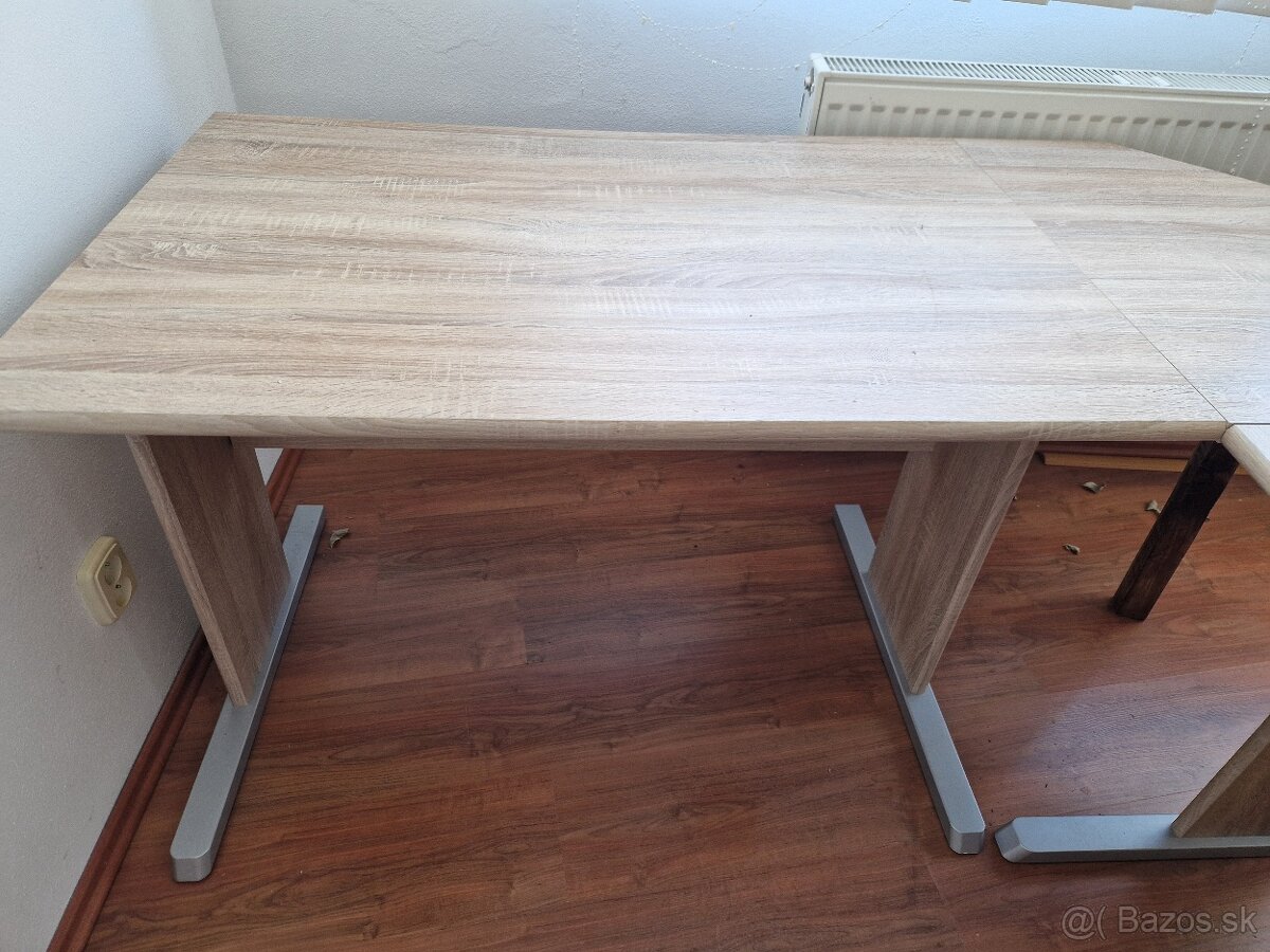 Písací stôl