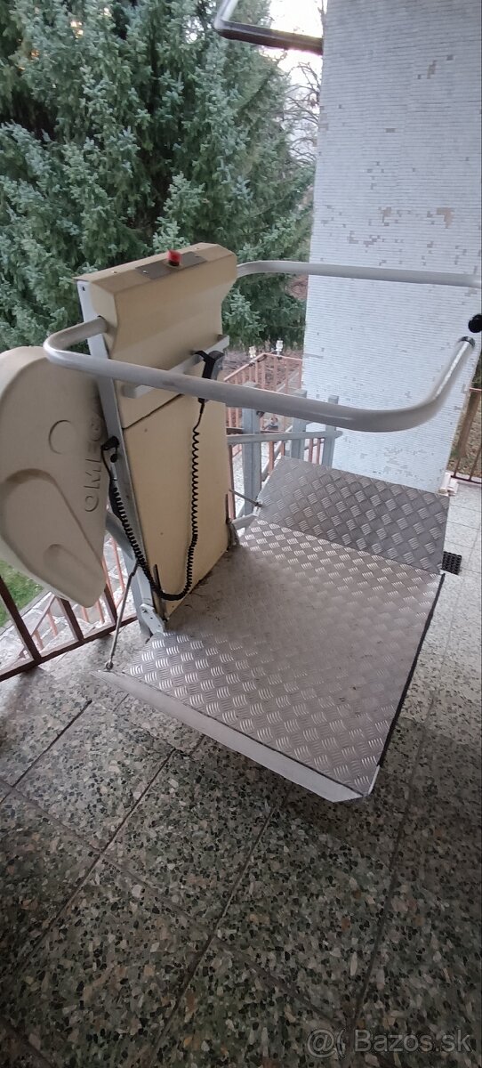 Predám šikmú schodiskovú plošinu