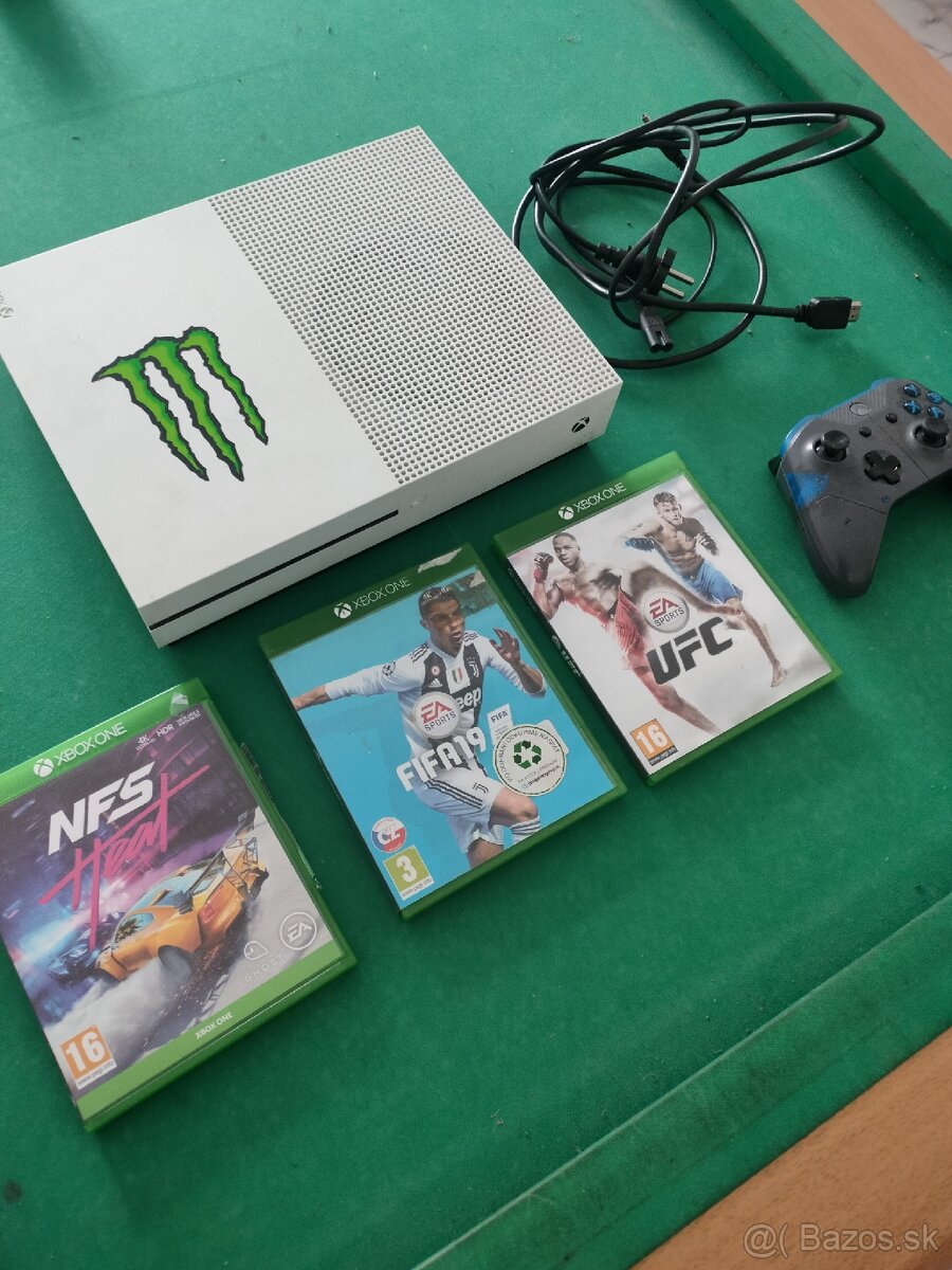Xbox one S 4k ovladač + 3 hry