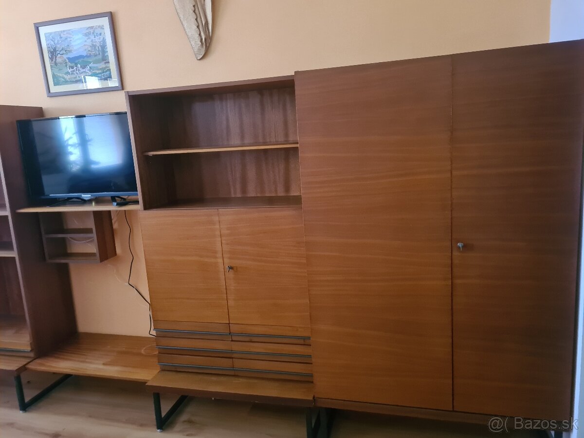 obývacia stena + stolík