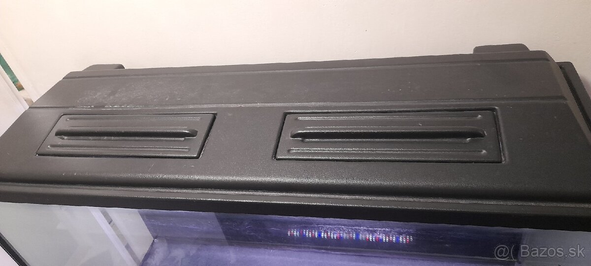 Svetlo + kryt na akvárium