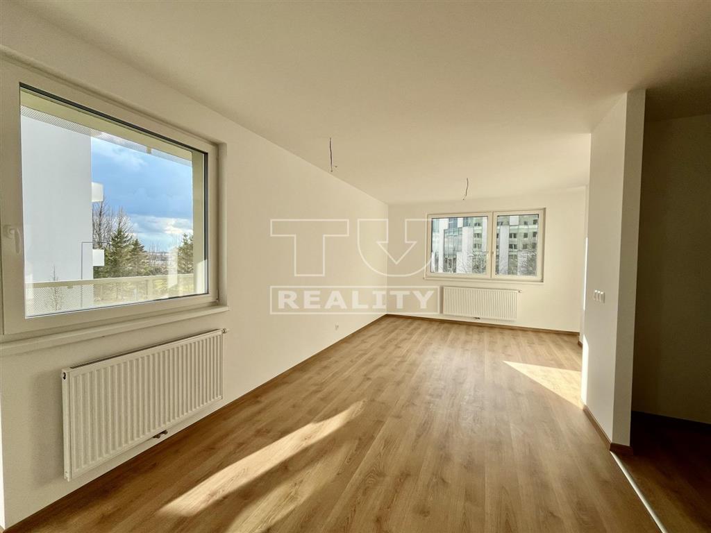 Rezervované - Slnečný 2-izbový byt s balkónom v...
