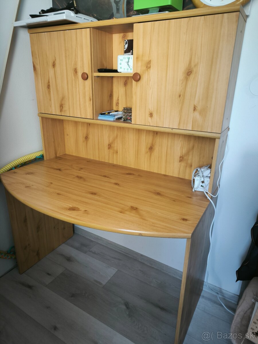 Písací stolík