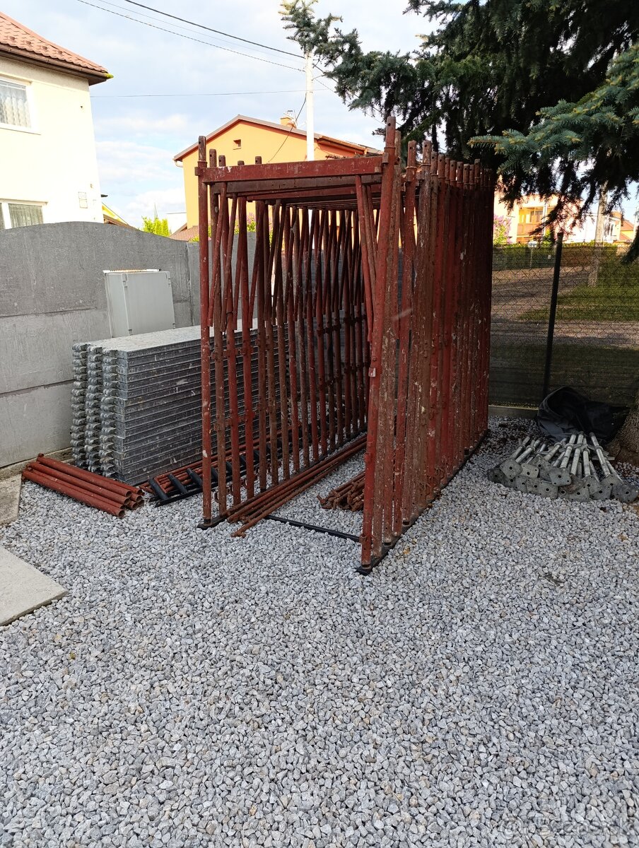 Lešenie