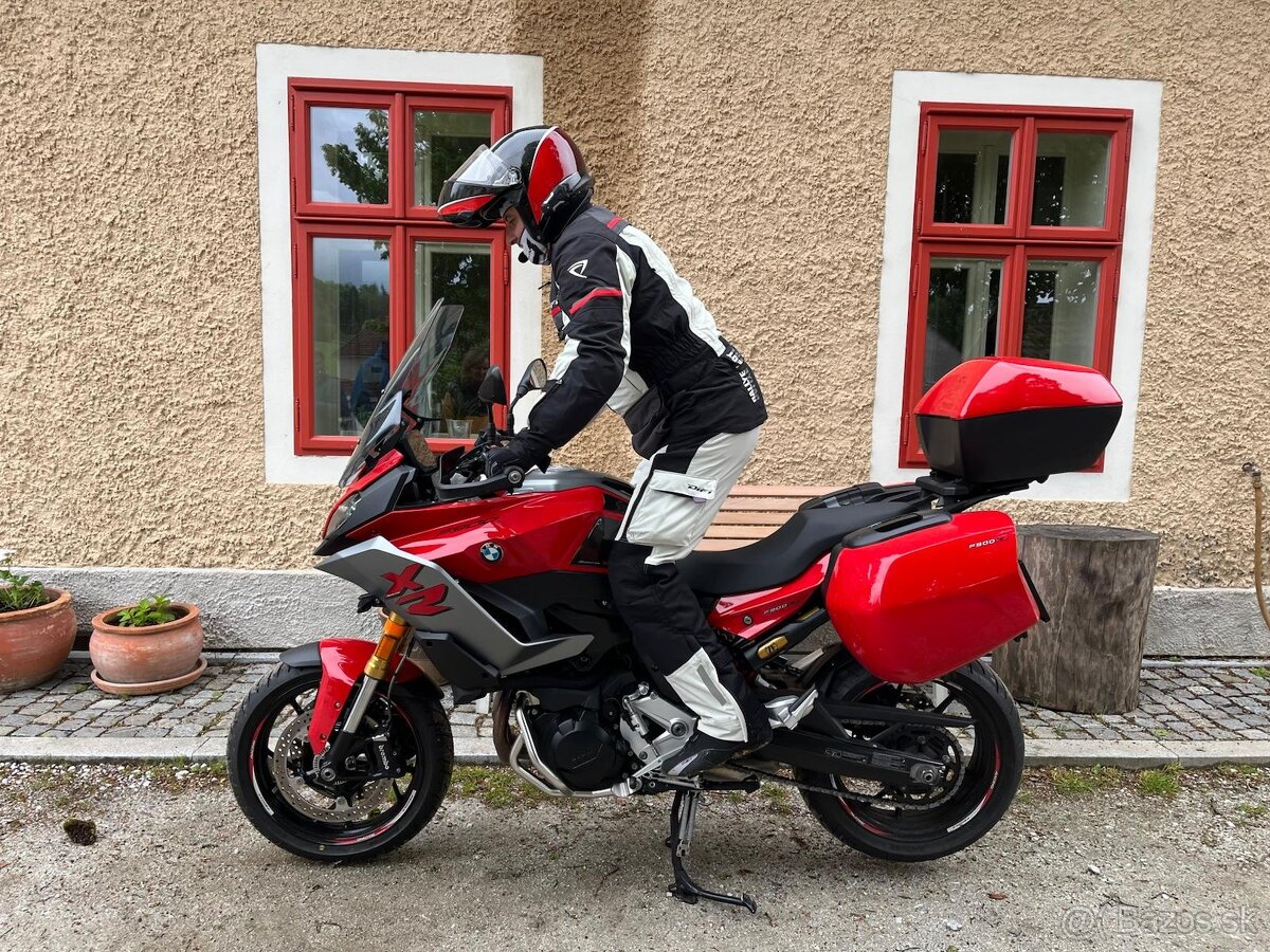 BMW F900 XR