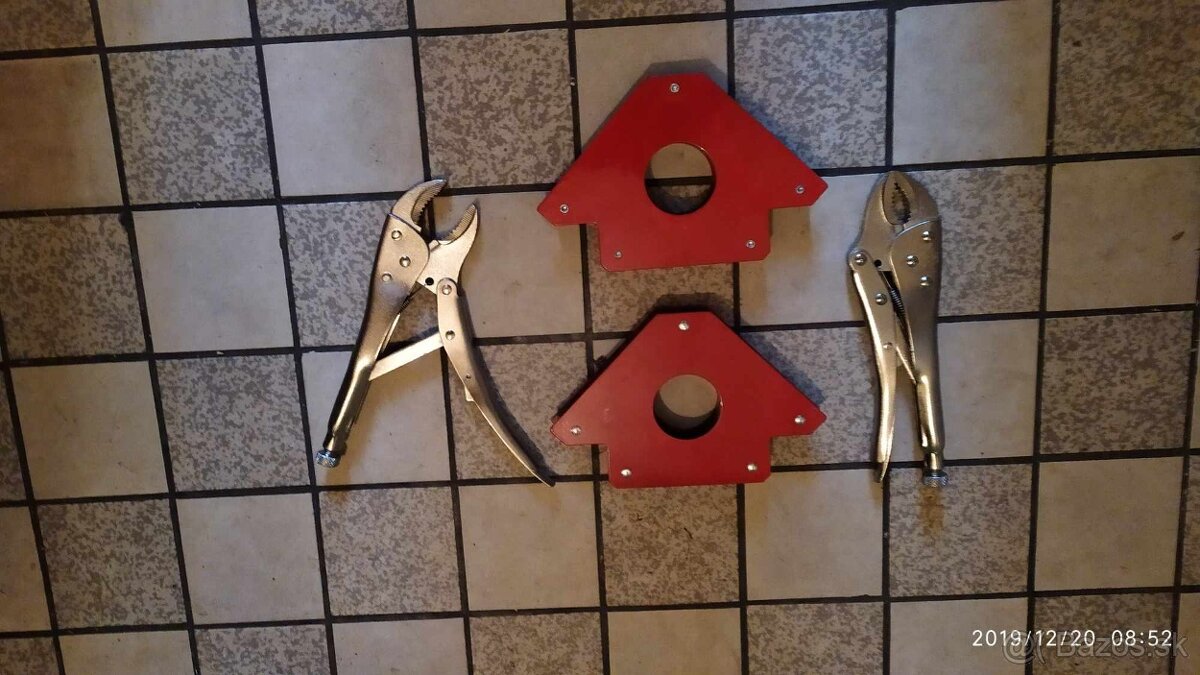 Magnet a kliešte