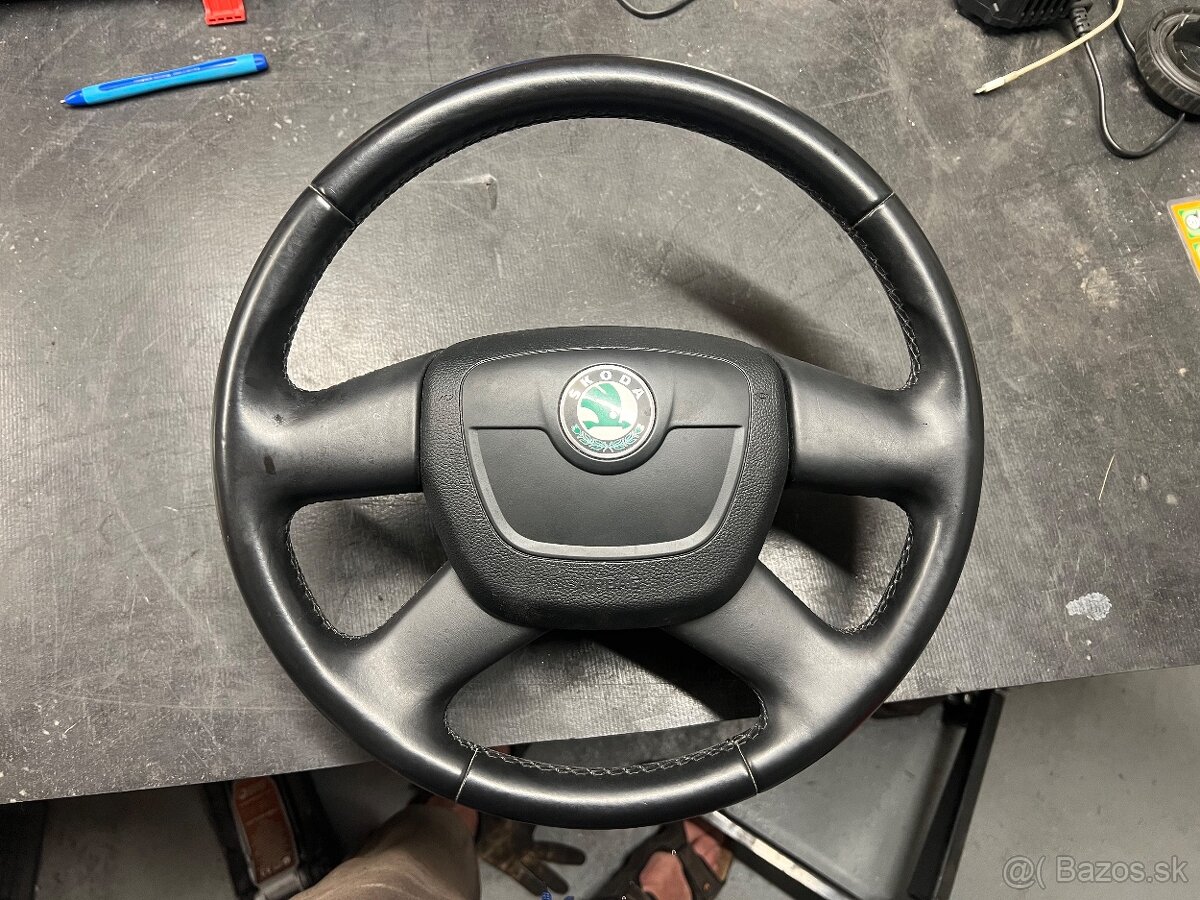 Predám zachovalý volant do Škoda Octavia 2 facelift