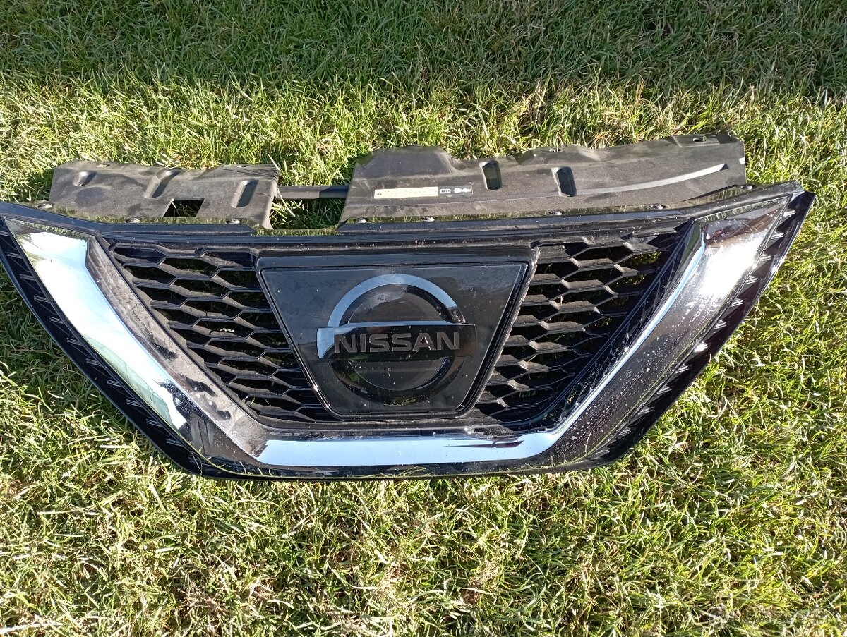 predam maska grill na Nissan Qashqai 62310HV00