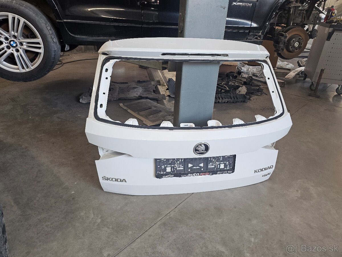 Skoda kodiaq Naraznik svetlo celo kapota dvere