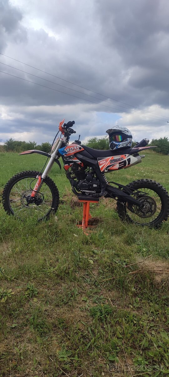 X-moto 250