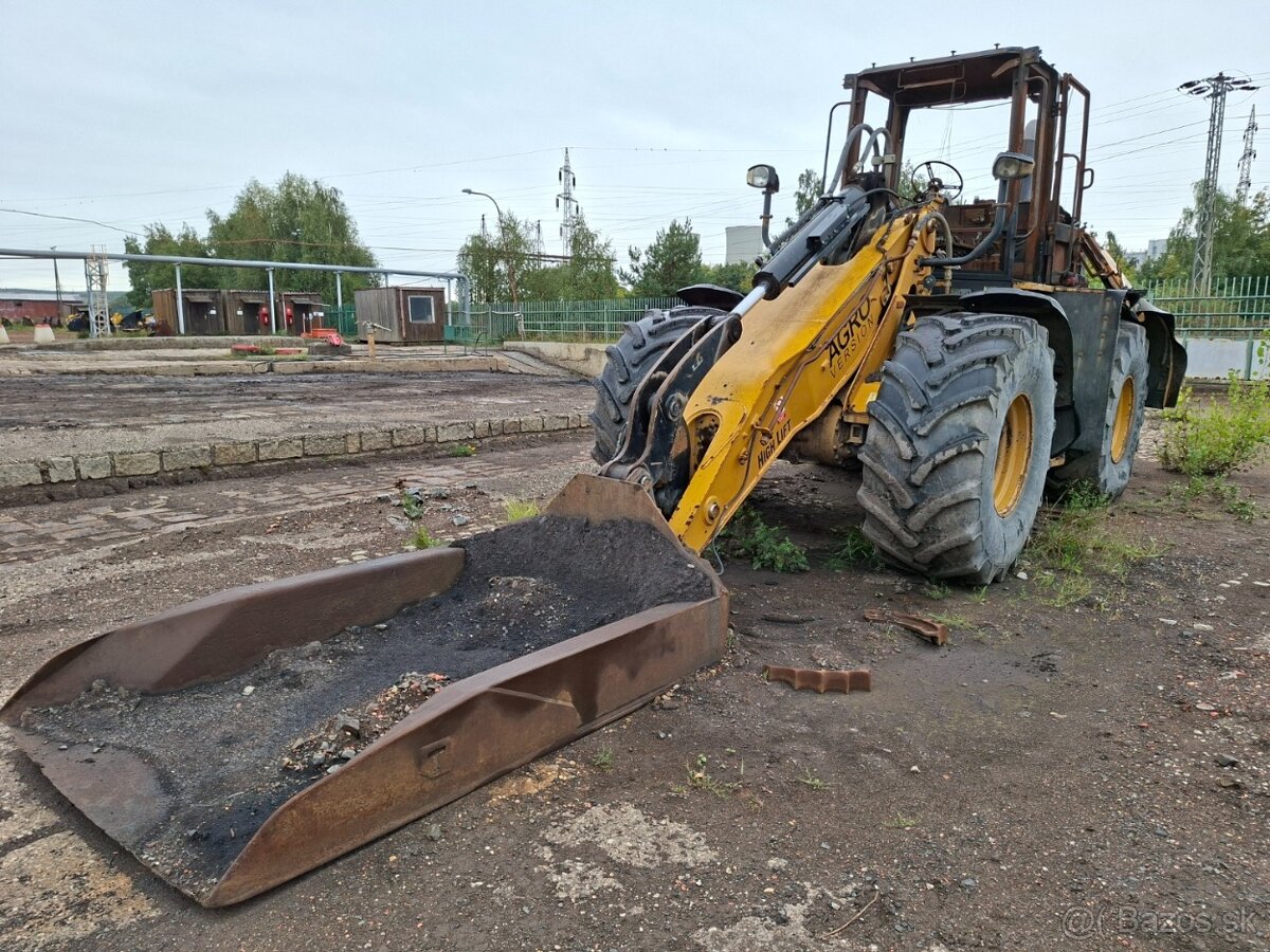 CATERPILLAR 930H 4X4