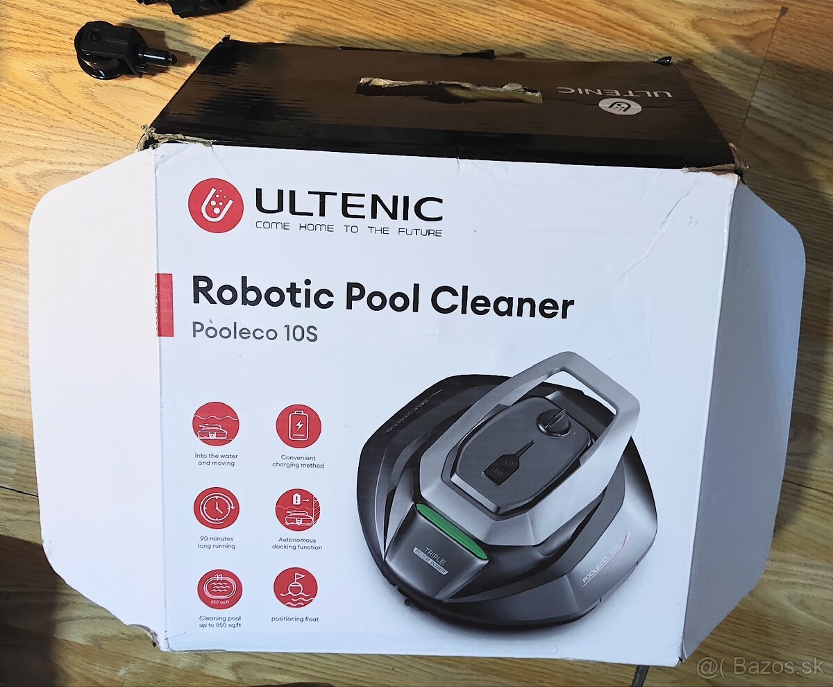 Bazénový robotický vysávač