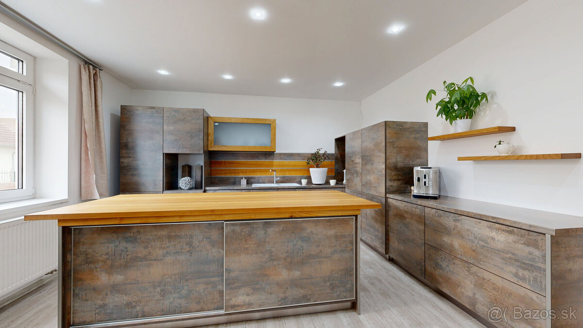 PREDAJ – VEĽKÝ 7-IZBOVÝ RODINNÝ DOM V TRNAVE, VHODNÝ NA BÝVA