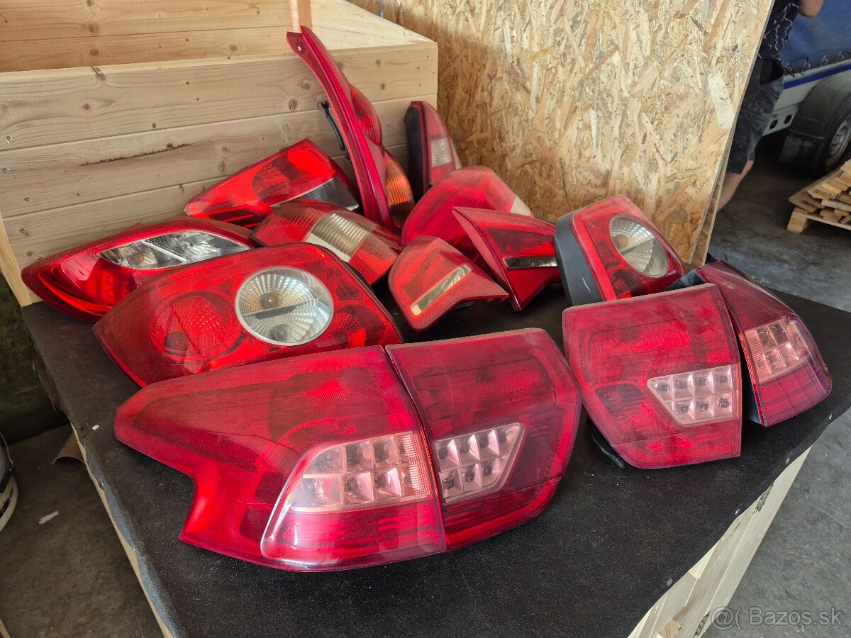 Zadne svetlo / svetla