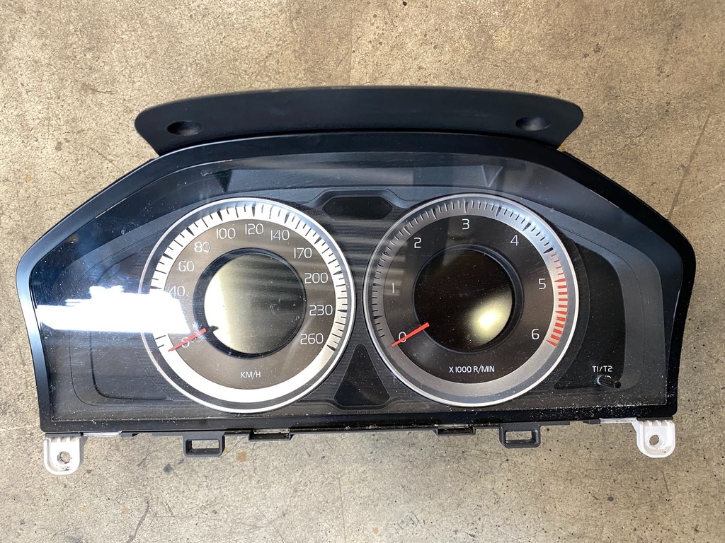 Rozpredam volvo XC60 I 2,4 d4 2008-2016