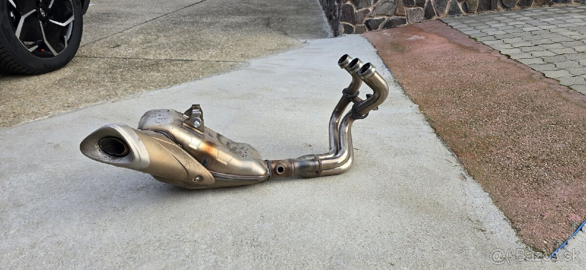 Yamaha MT-09 výfuk r.2016