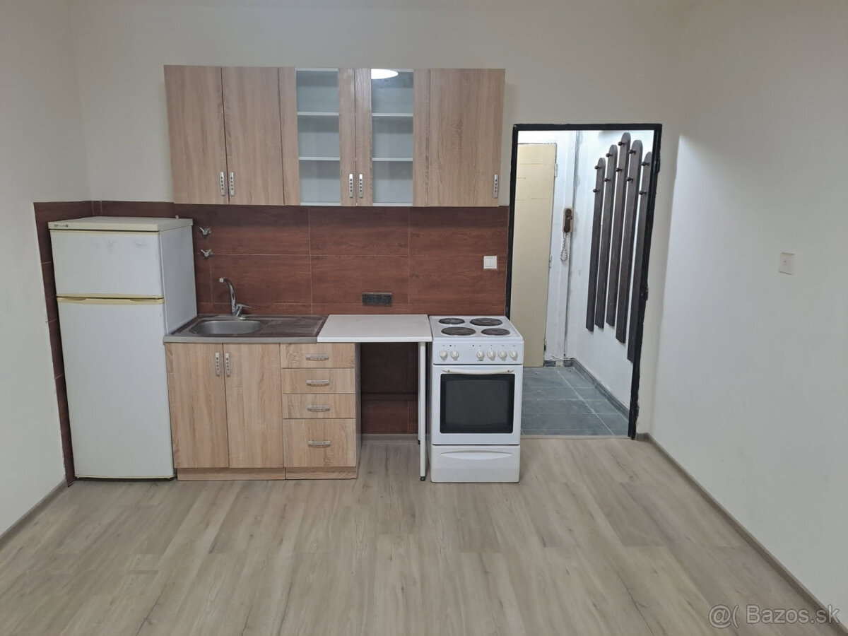 Garsónka do prenájmu Nitra Chrenová prerobená