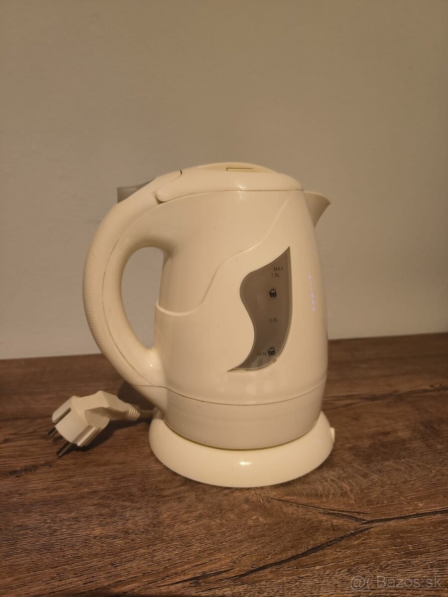 Rýchlovarná kanvica.