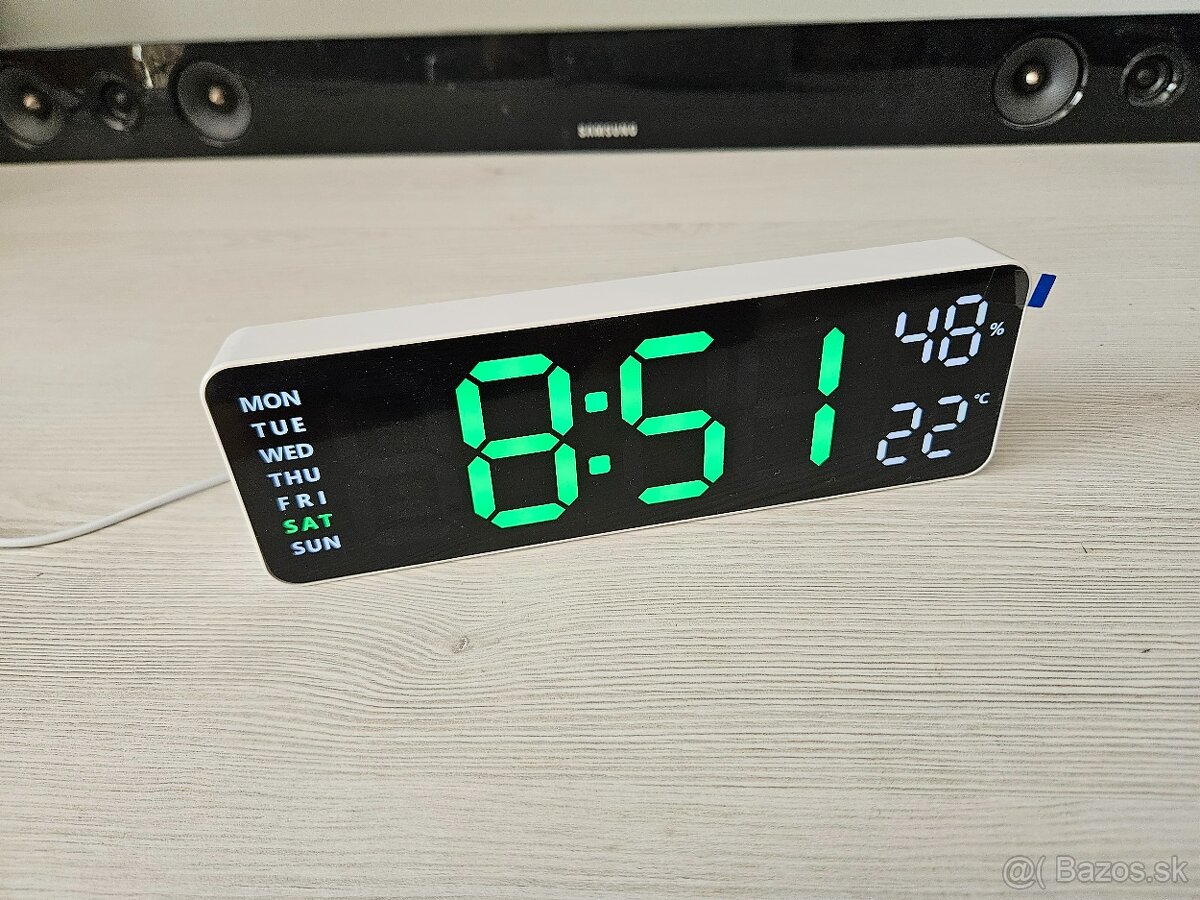 Hodinky podsvietené