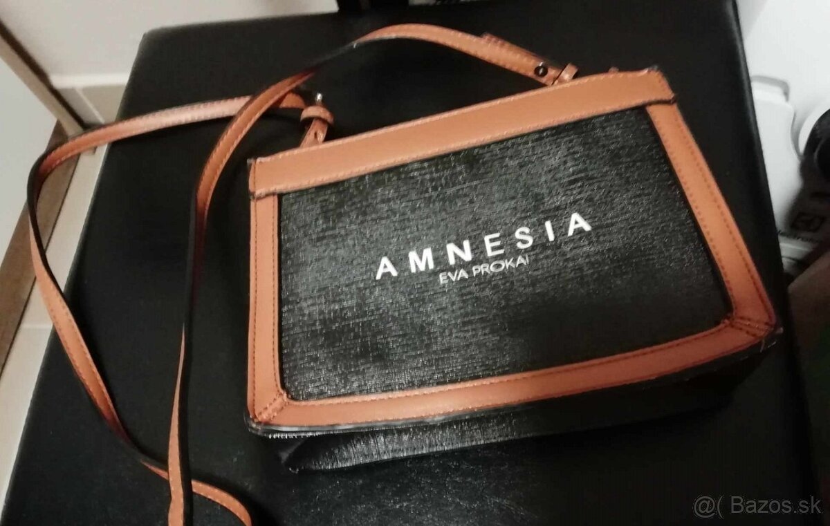 Amnesia crossbody
