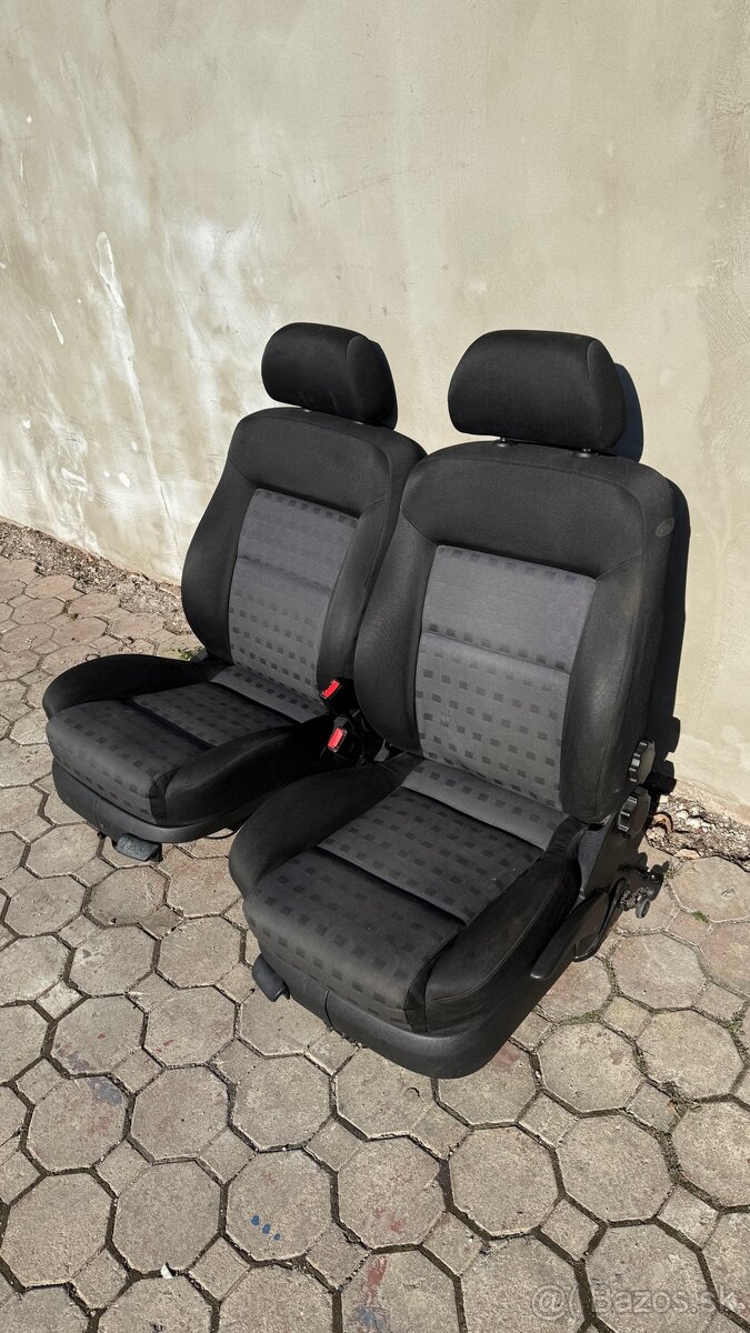 Sedačky Passat B5.5 pološport látka