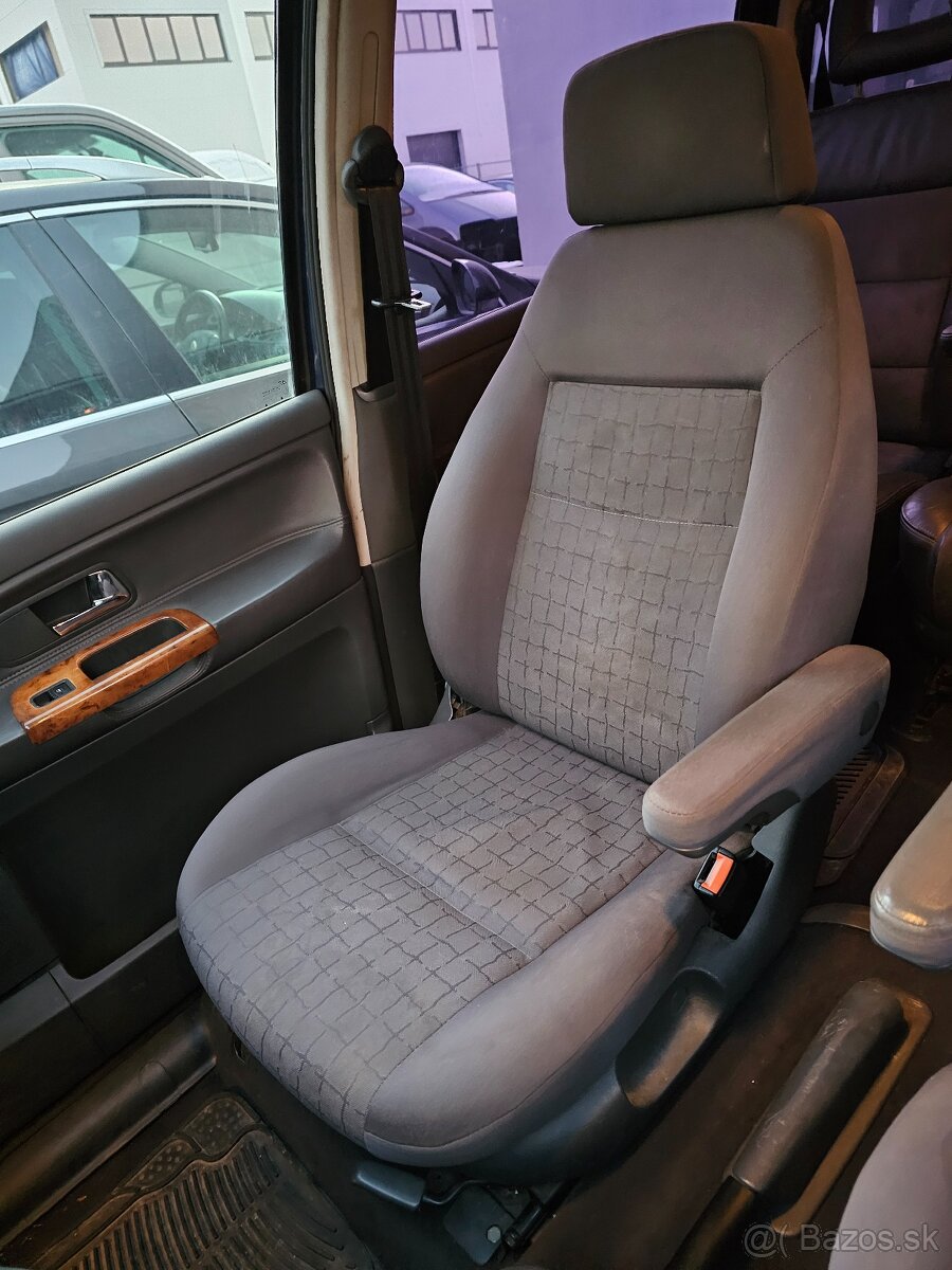 Seat Alhambra sedačky