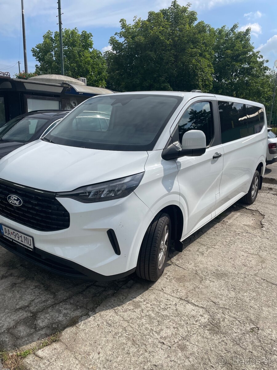 Prenájom 8 miestny mikrobus auto s tažnym zariadením