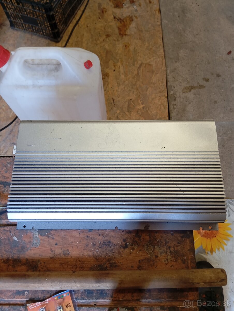 Autozosilňovač zn. JENSEN 4x100W