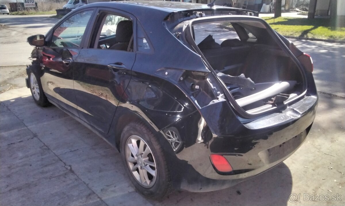 Hyundai i30 1.6 CRDI 2012 predám VODIČOVÉ DVERE, MOTOR D4FB,