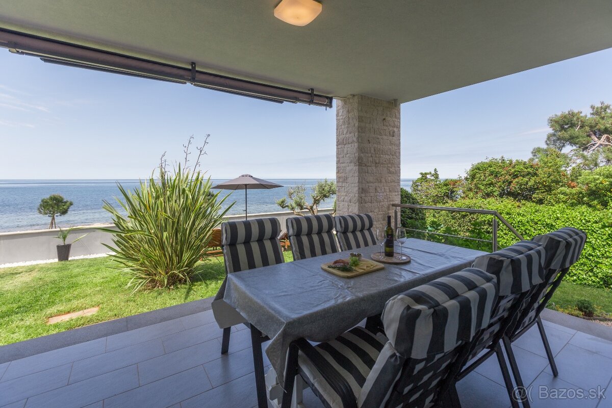 Chorvatsko Istra Umag - duplex vila primo u more i plaze