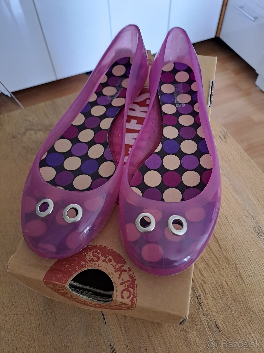 Nové gumové talianske topanky, baleriny