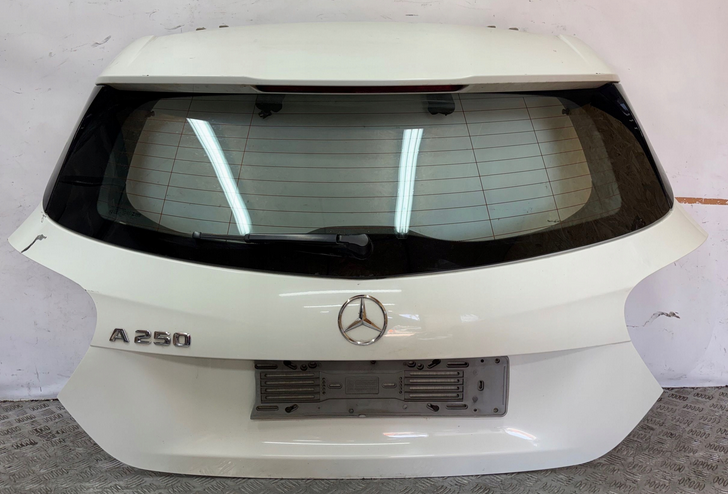 Mercedes W176 2012- 5. piate kufrové dvere kufor