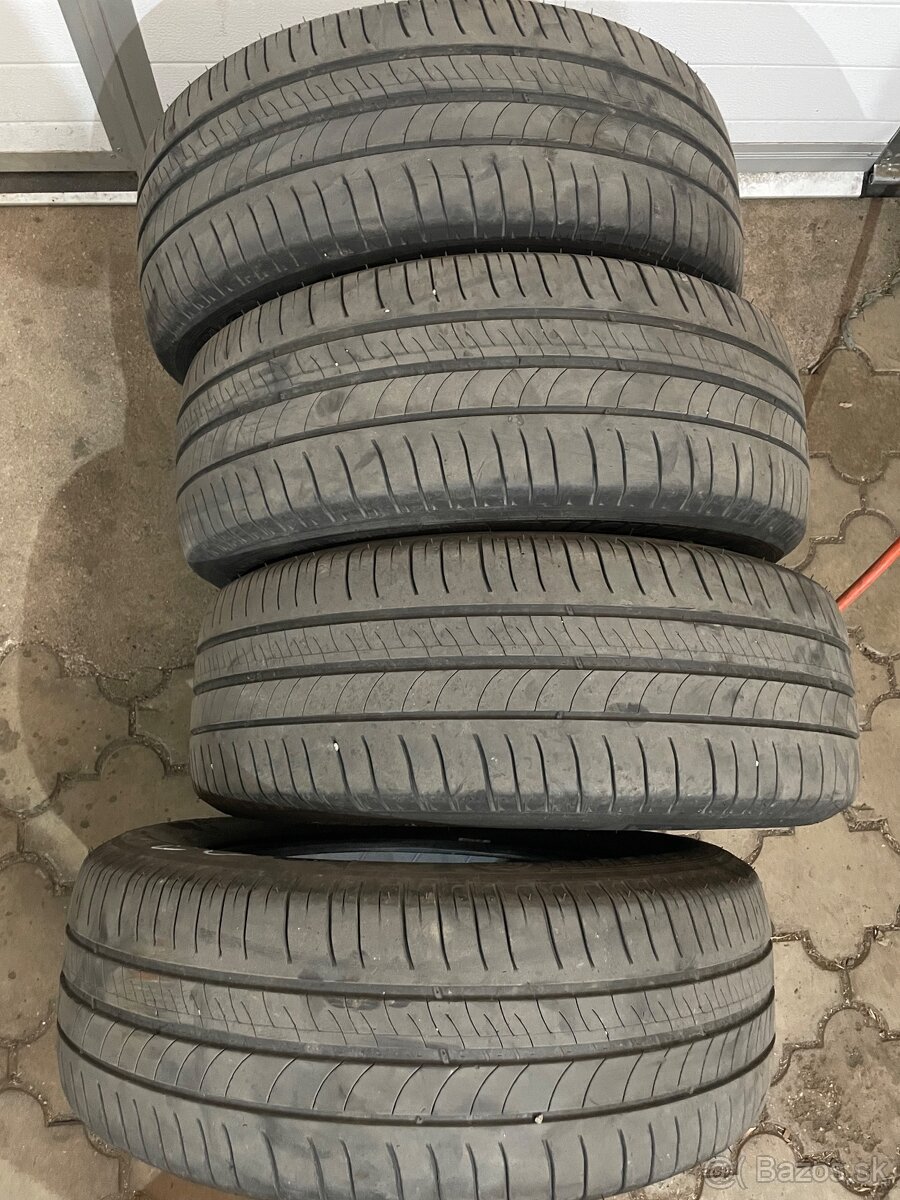 215/60 r16