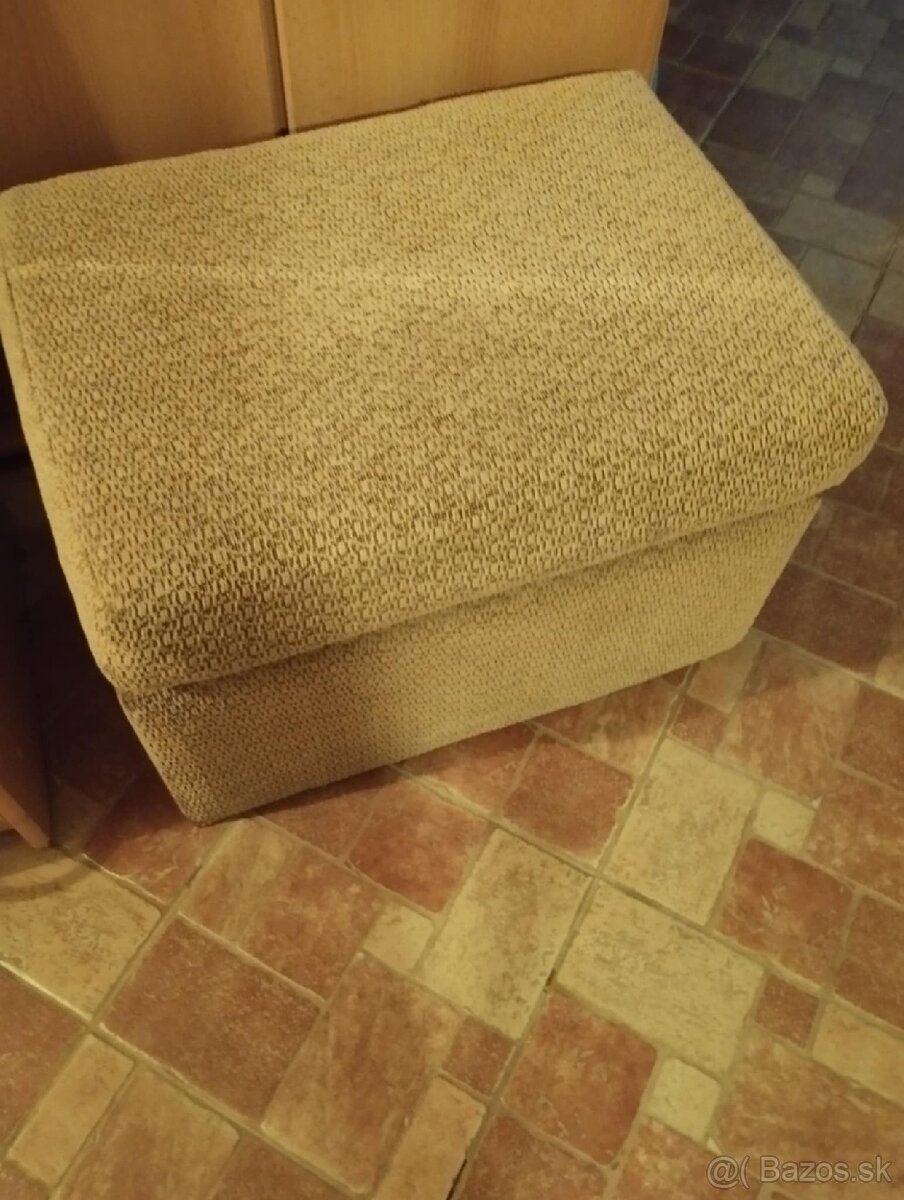 Retro vätšia tabureta s úložným priestorom