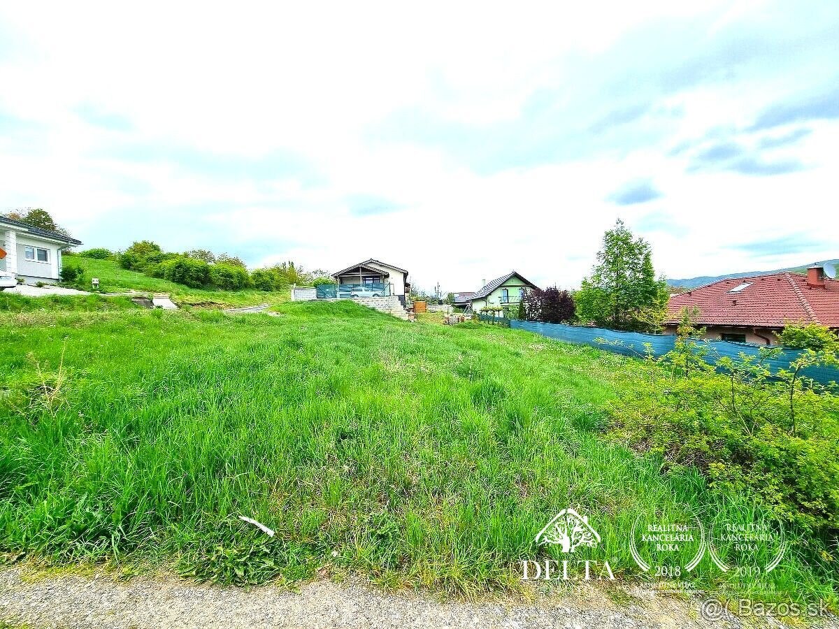 Slnečný pozemok 782 m2 s IS Banská Bystrica predaj