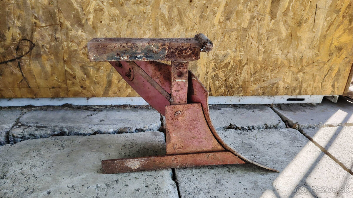Pluh za malotraktor