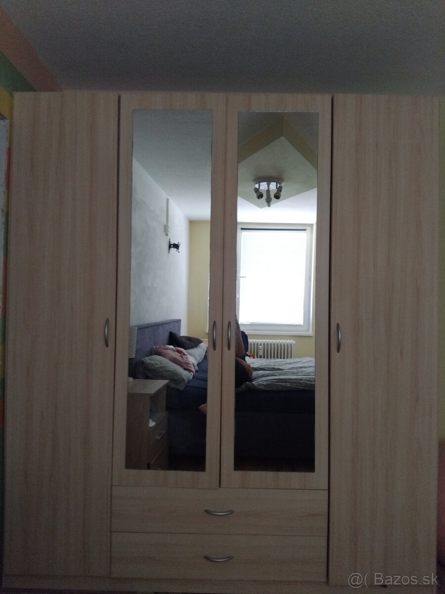 Veľká skriňa