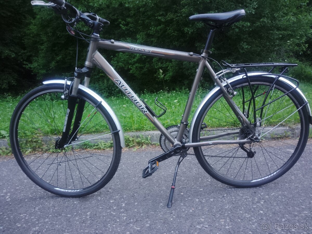 Trekingový bicykel Author