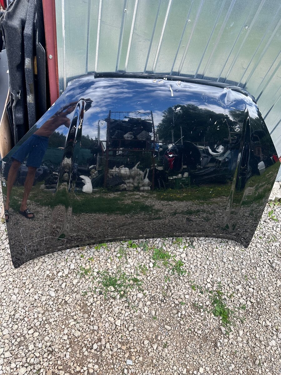 Predám kapota RAV 4 2002-2006 benzin 1AZ