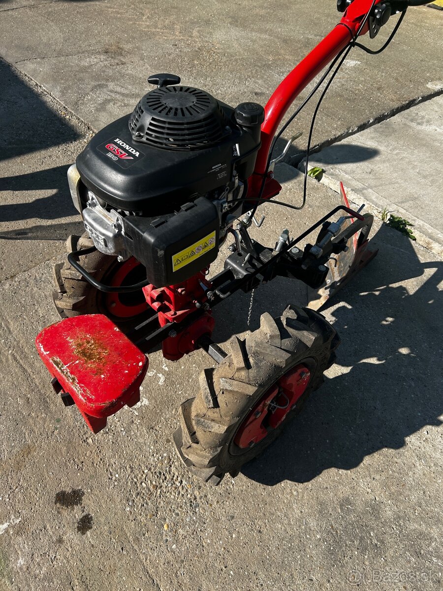 Malotraktor (Kultivátor)