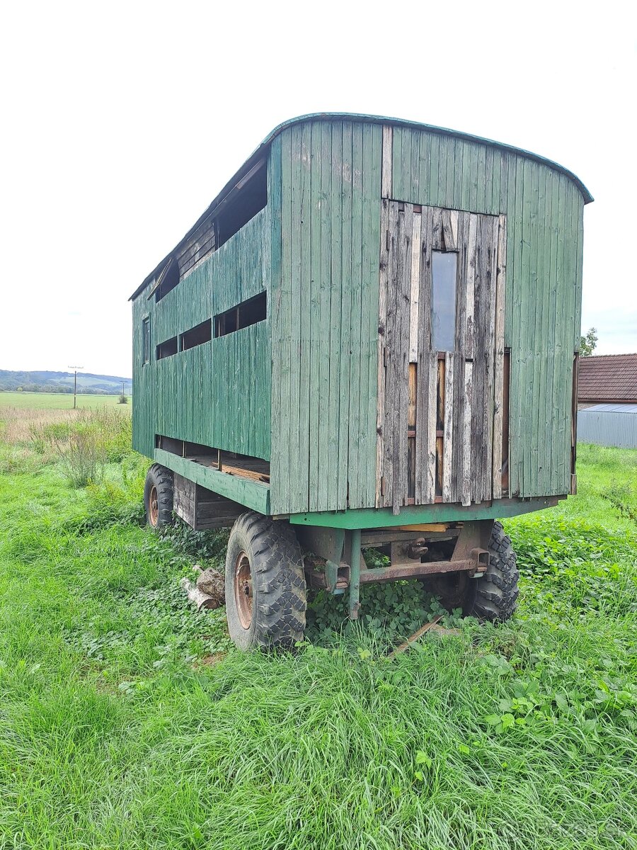 Včelársky kočovný voz