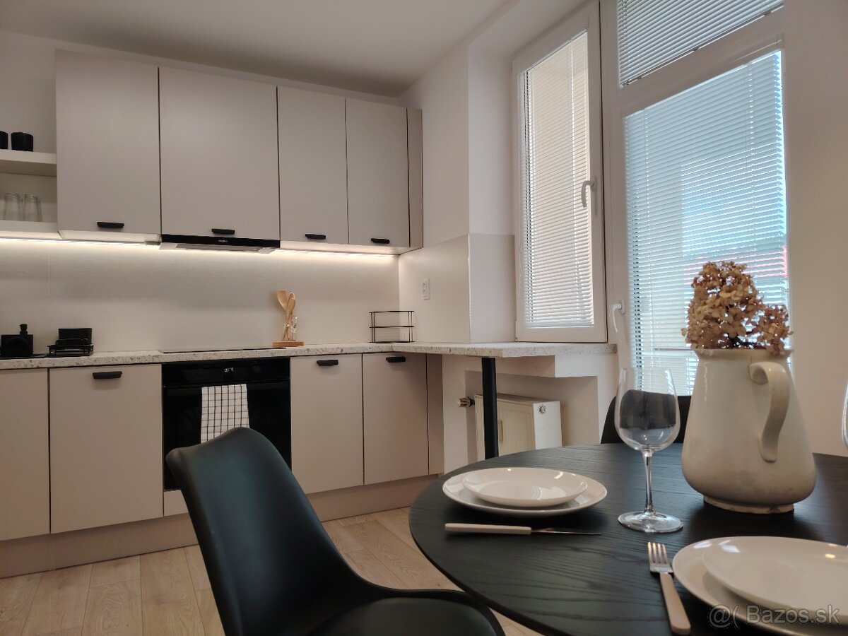 Prenájom 2 izbový byt, Žilina - Staré mesto, Cena: 850€